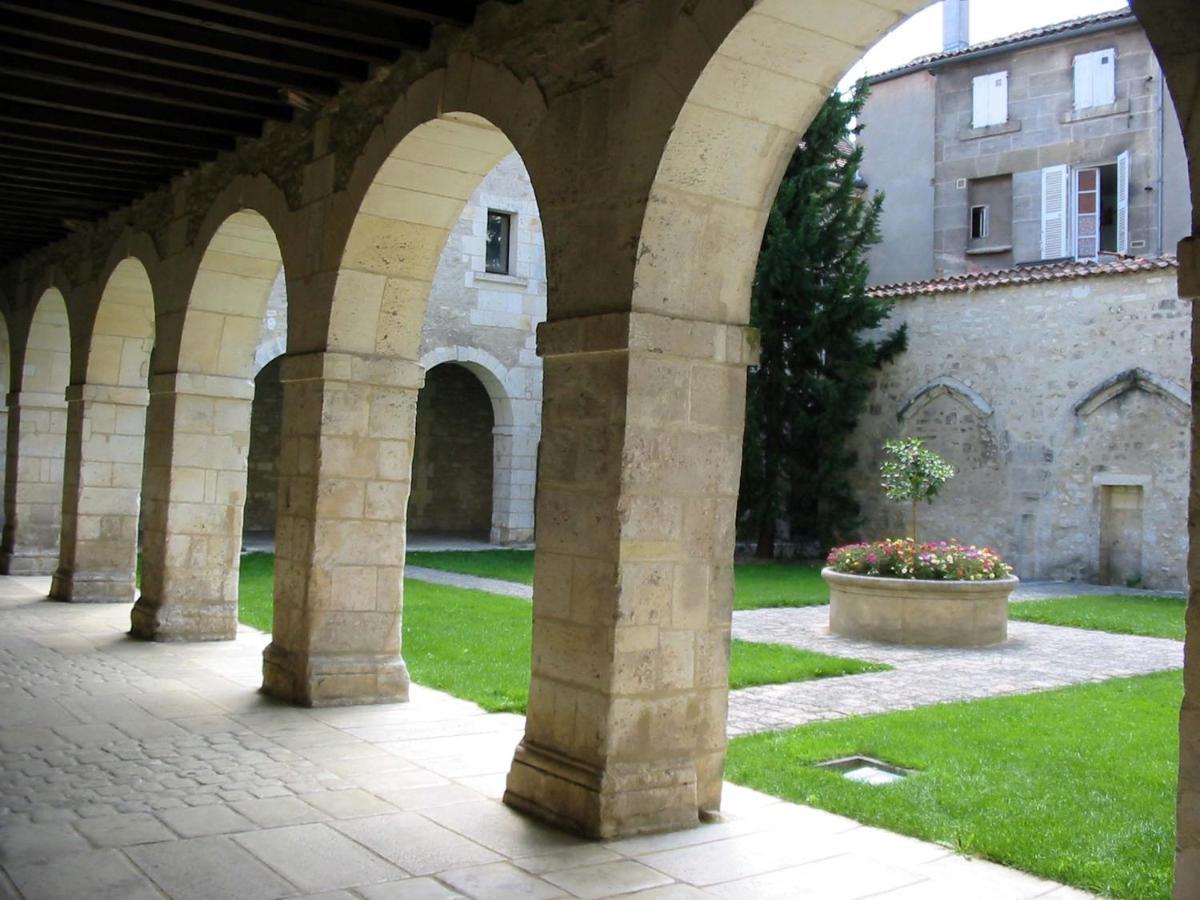 Ibis Budget Cognac Châteaubernard Exterior foto
