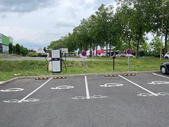Ibis Budget Cognac Châteaubernard Exterior foto